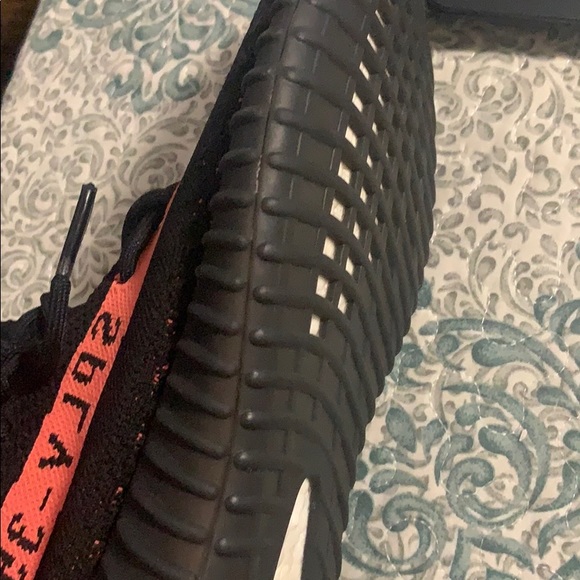 yeezys core black red - Picture 2 of 3